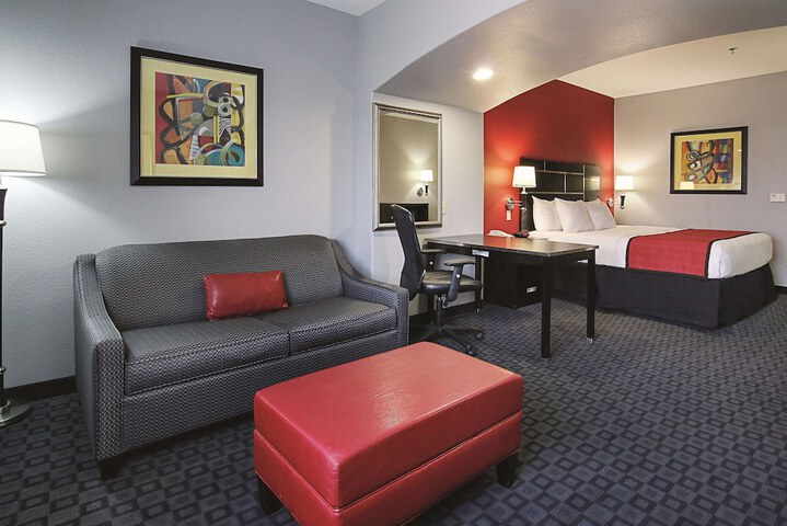 Room 6 of 39