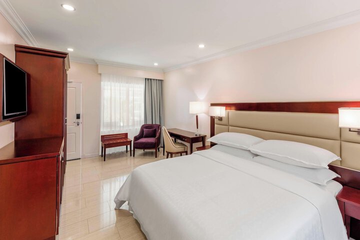 Room 30 of 103