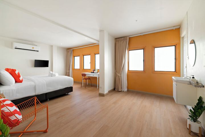 Room 30 of 65