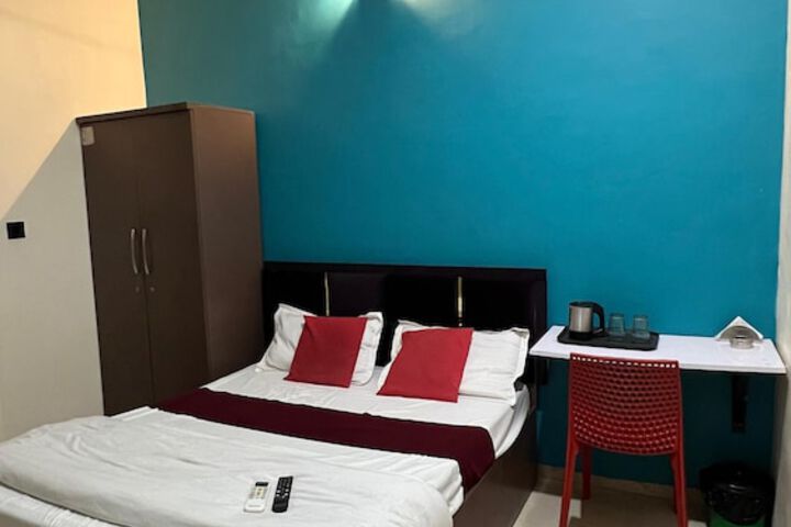 Room 2 of 11