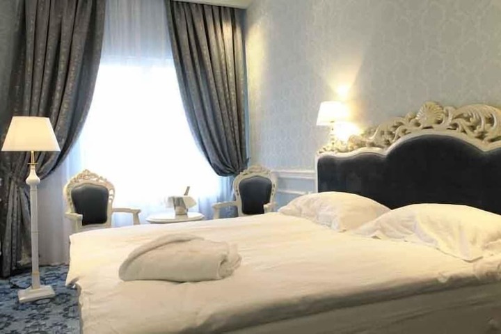 Room 5 of 36