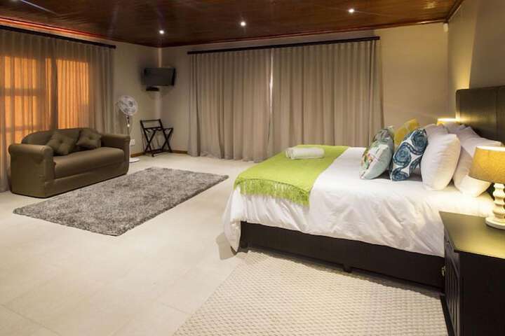 Room 2 of 60