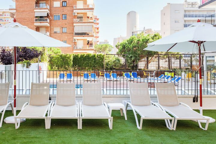 Hotel with Pool