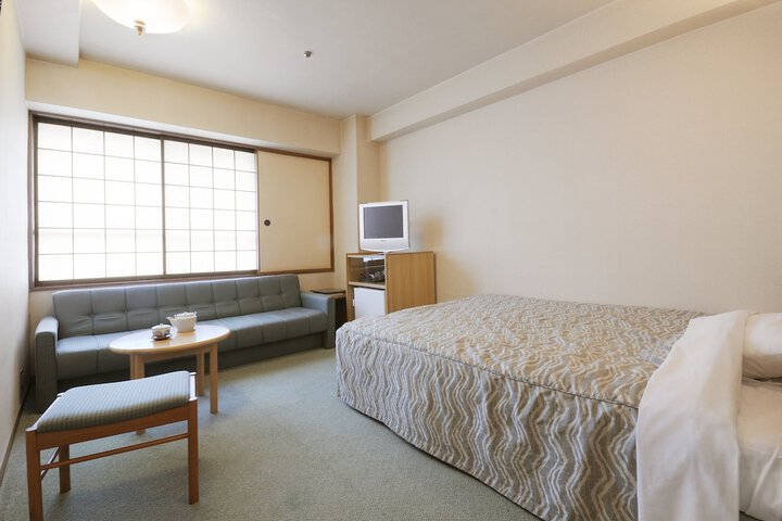 Room 26 of 111