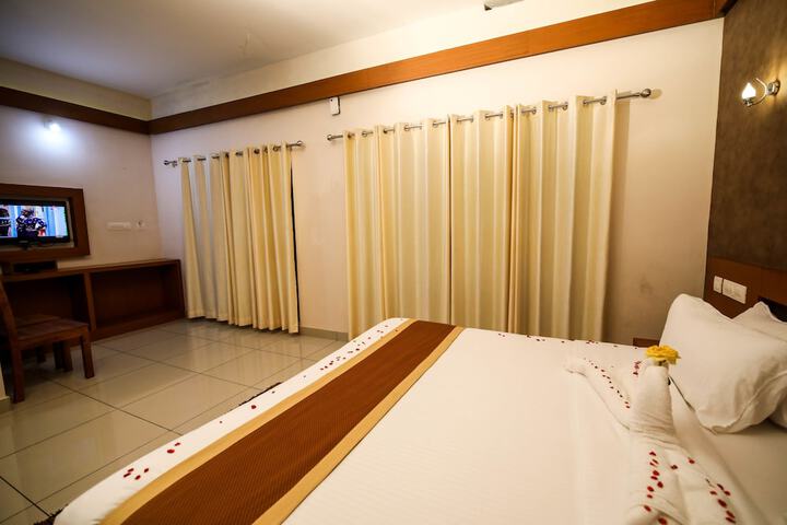 Room 8 of 25