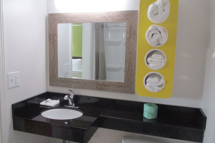 Bathroom sink