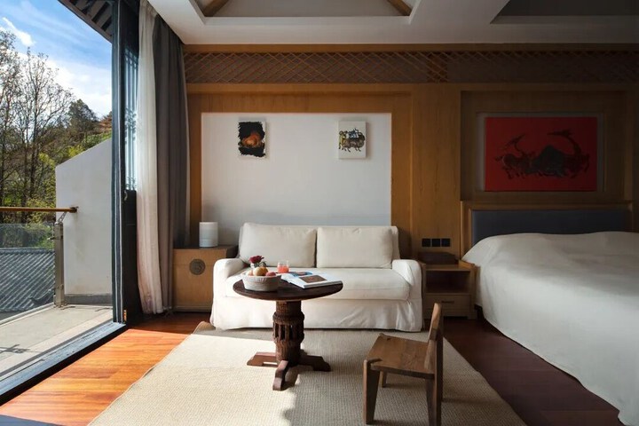 Room 12 of 105