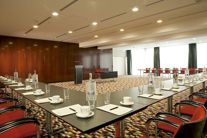 Business Center 113 of 120