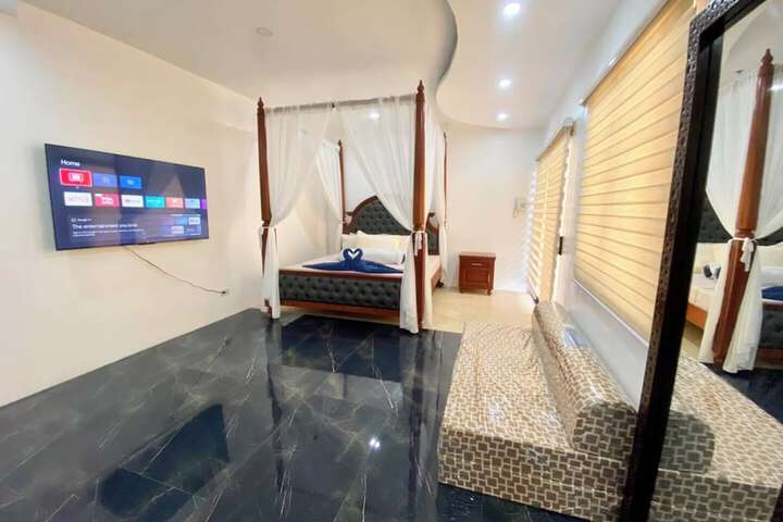 Room 5 of 40