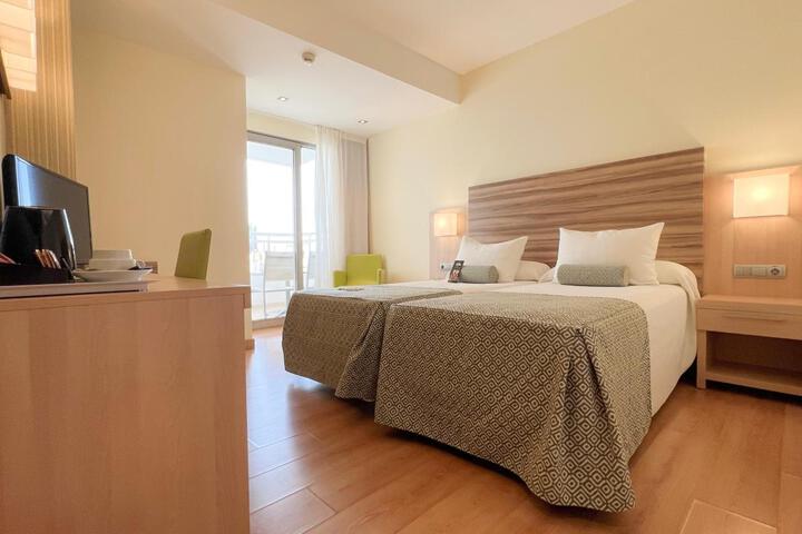 Room 45 of 104