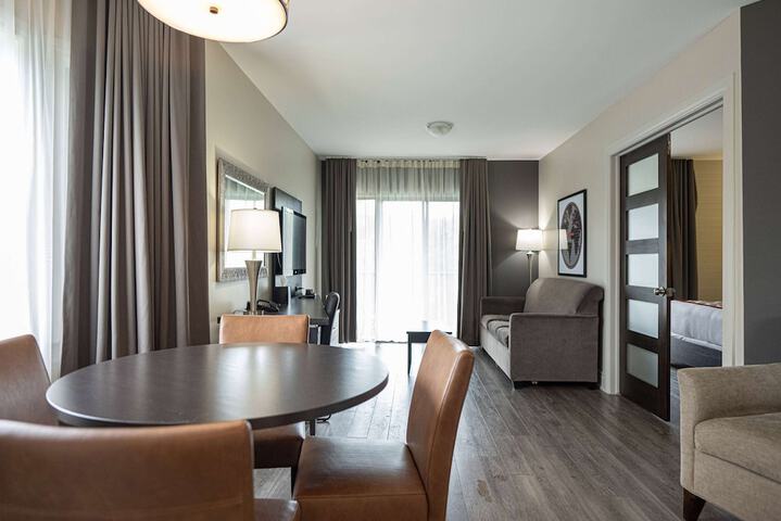 1 King Accessible Studio Suite Water Front (12 of 14)