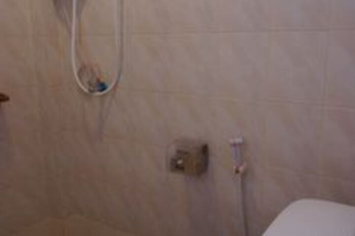Room 4 of 31