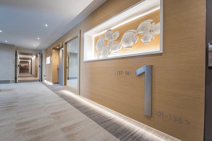 Room 34 of 153