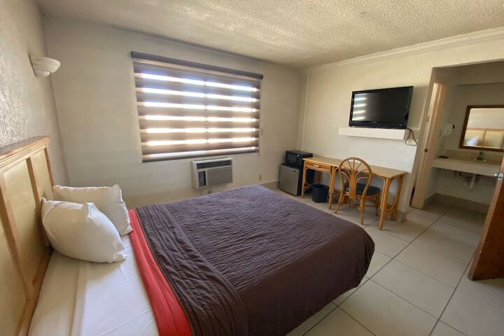 Executive Double Bed (7 of 12)