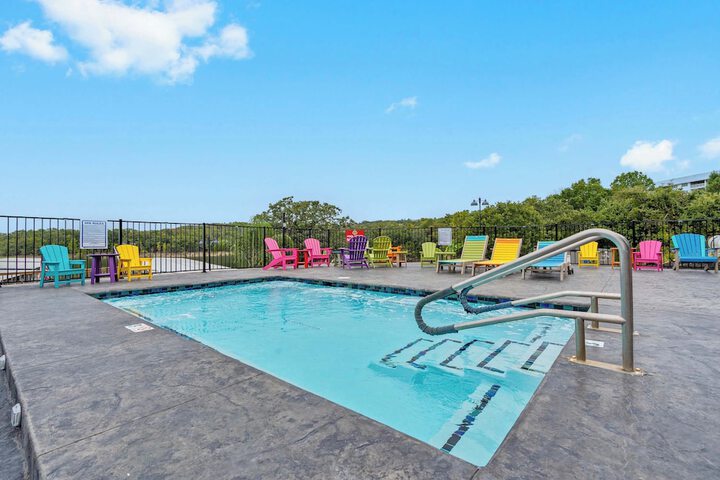 Pool 19 of 36