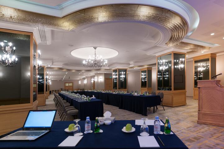 Ballroom/Hall 43 of 50