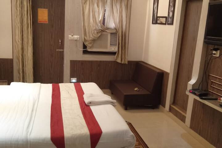 Room 11 of 49