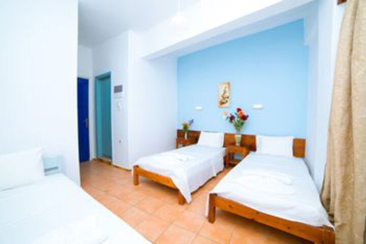Room 6 of 12