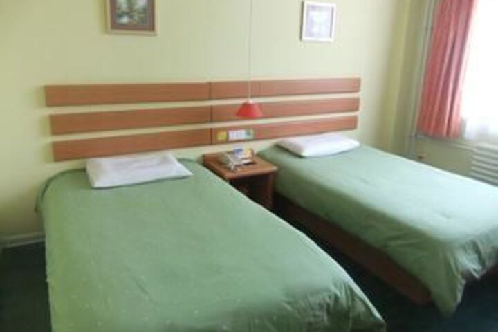 Room 20 of 32