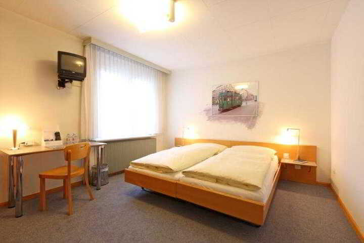 Room 2 of 6