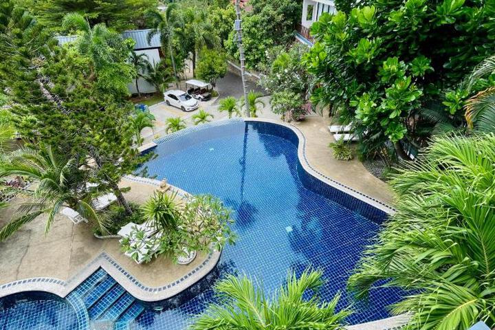 Hotel with Pool