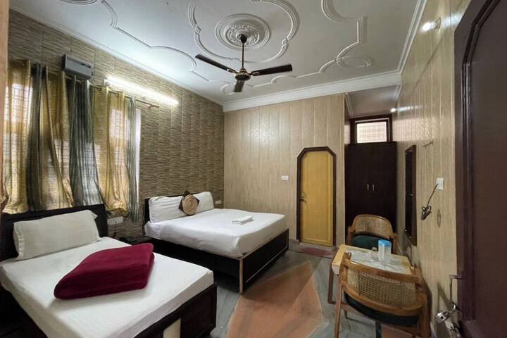 Room 3 of 29
