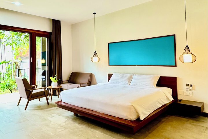 Room 12 of 76