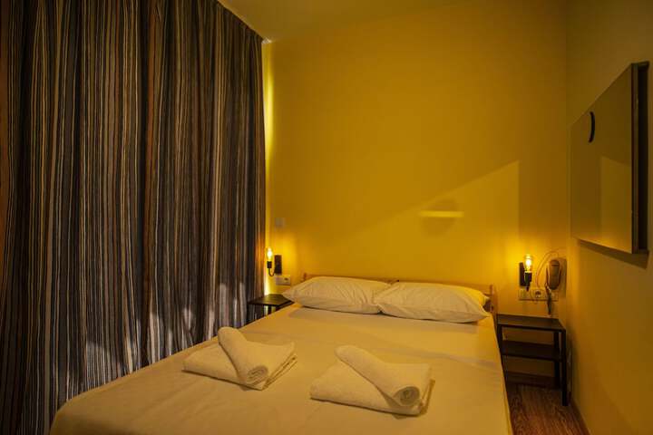 Room 9 of 135