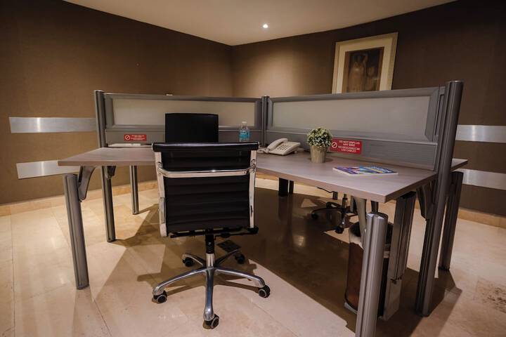 Business Center 60 of 79