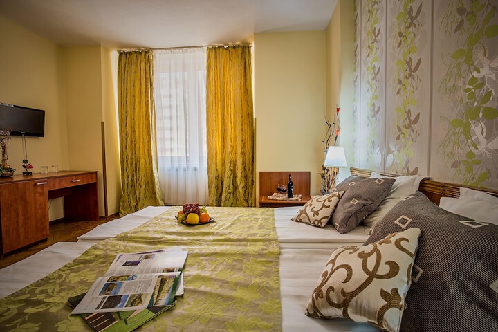 Room 14 of 35