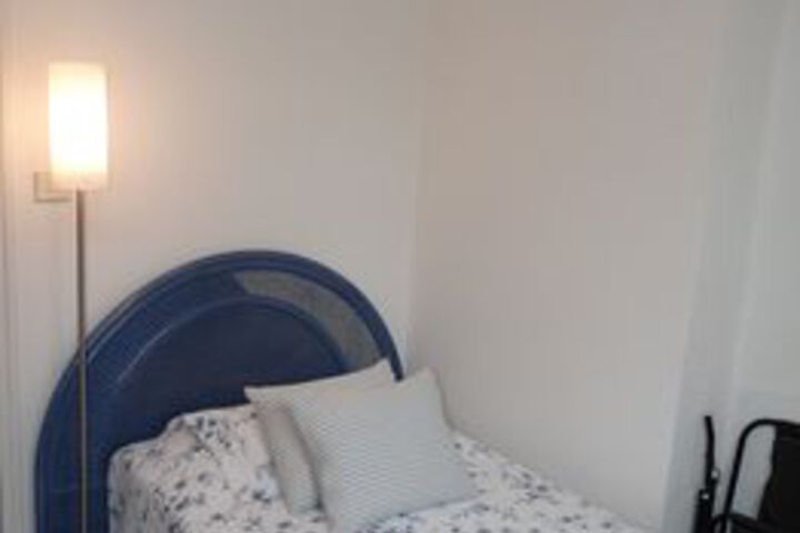 Room 9 of 28