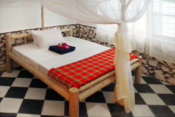 Room 4 of 37