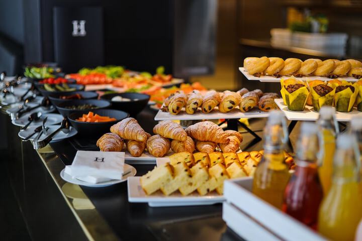 Breakfast/Coffee Service 101 of 127