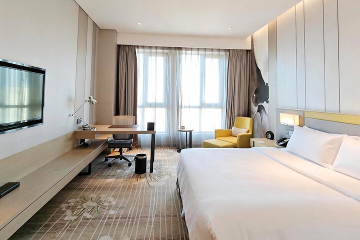 Room 17 of 42