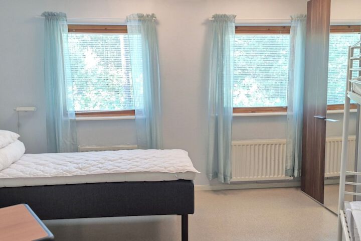 Room 27 of 68