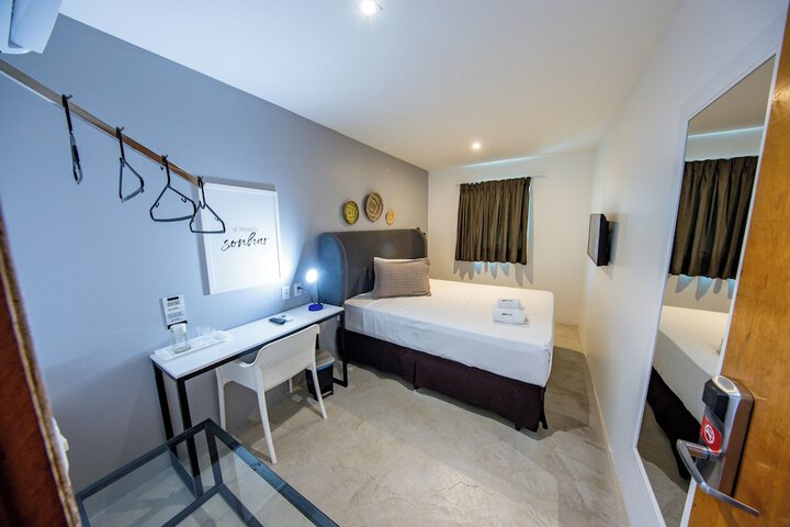 Room 12 of 33