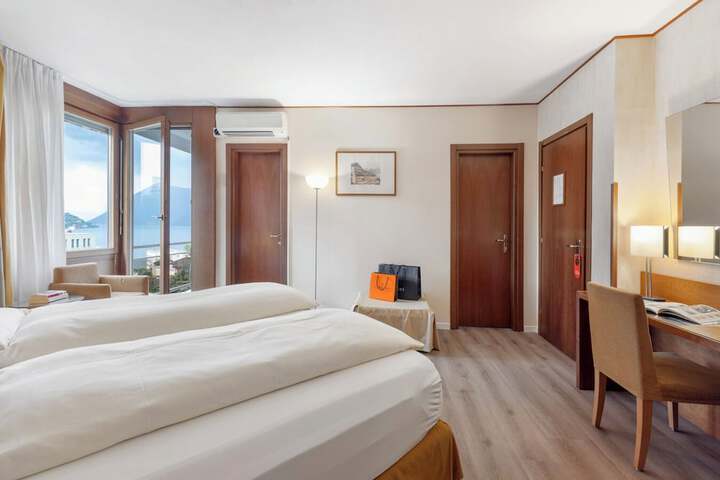 Room 38 of 99