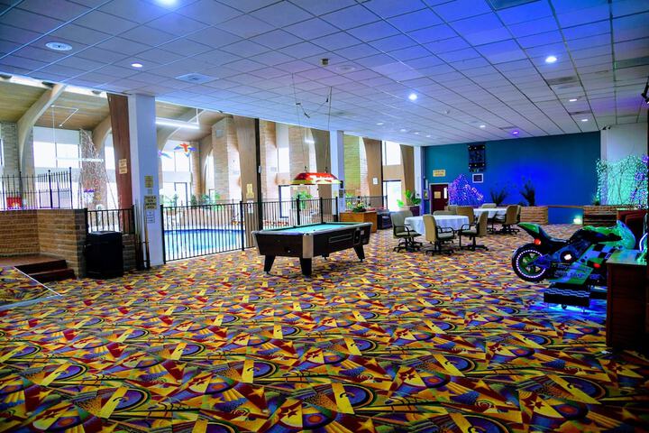 Ballroom/Hall 56 of 71