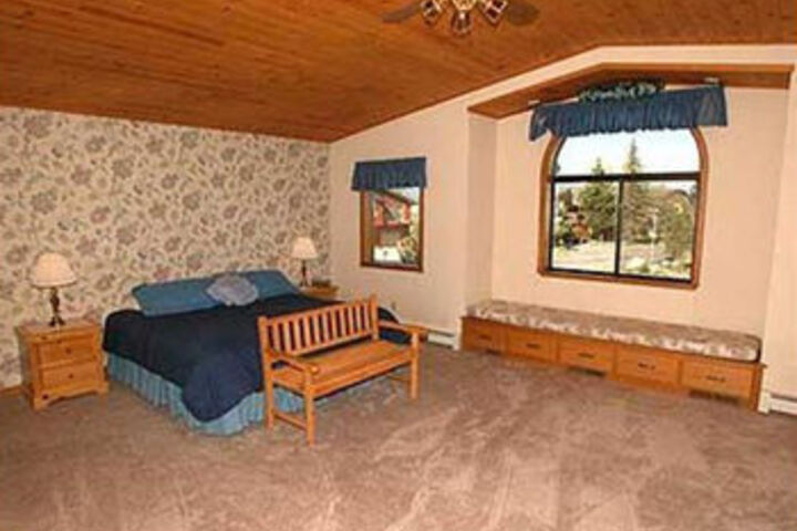 Room 3 of 8