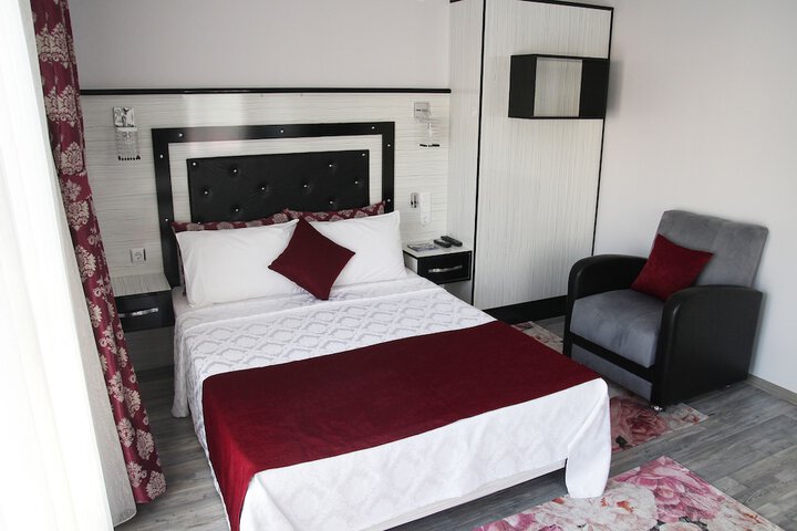 Room 2 of 27