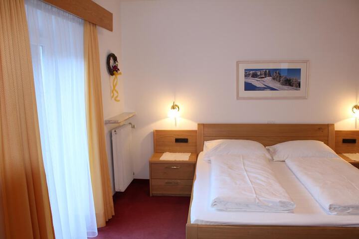 Room 16 of 43