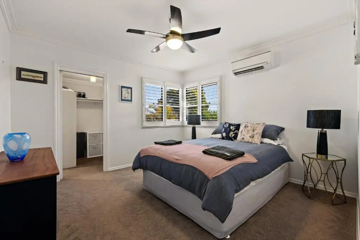 Room 3 of 10