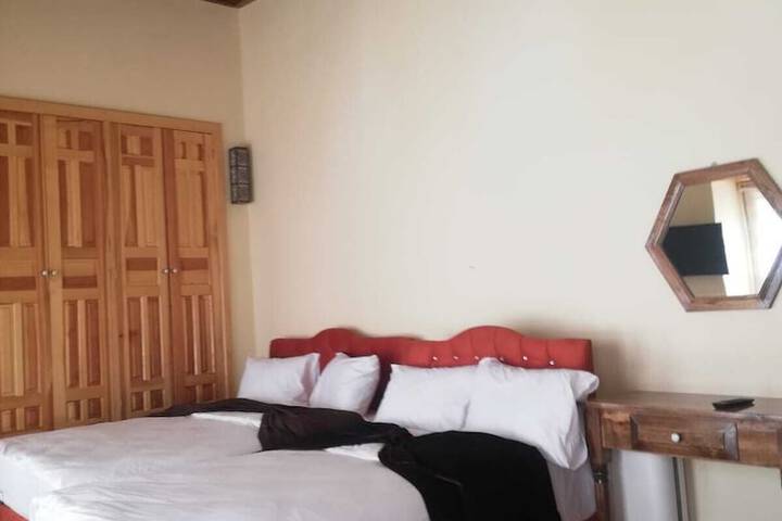 Room 7 of 16