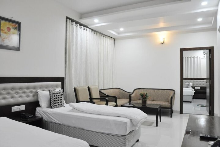 Room 7 of 23