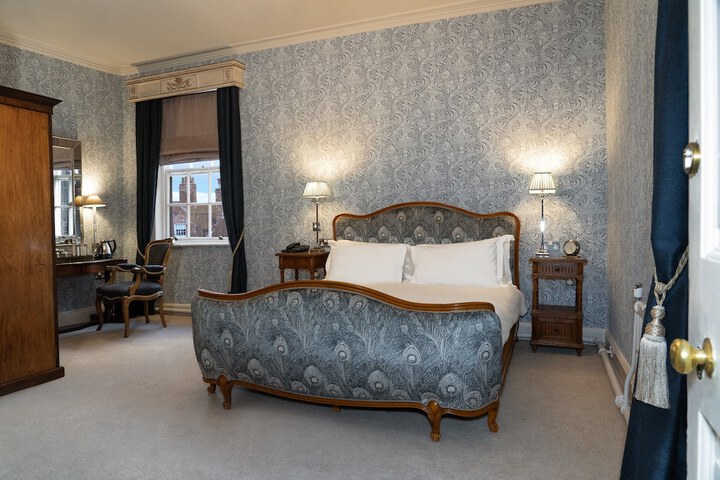 Room 47 of 109