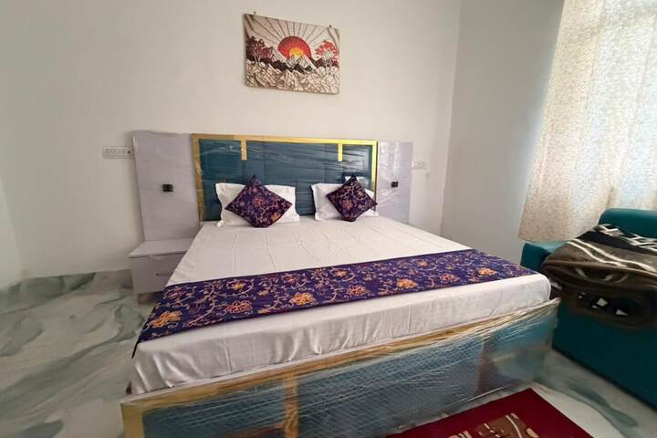 Room 5 of 69