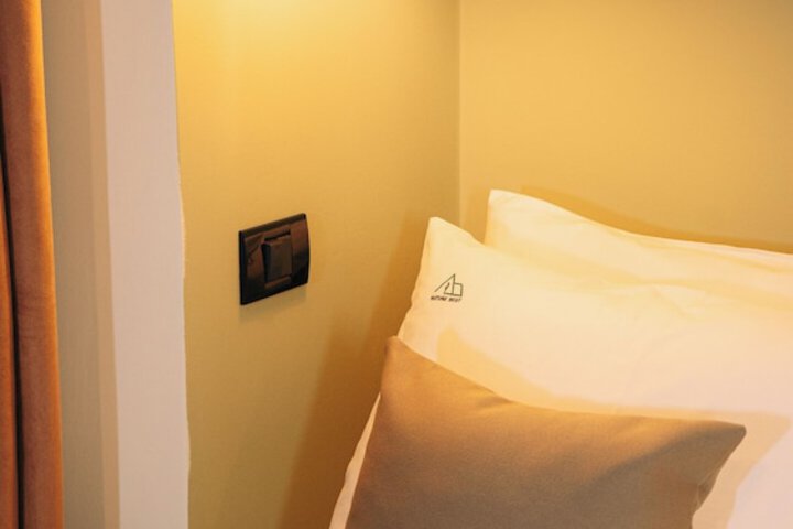 Room 37 of 184