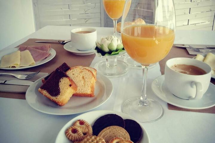 Lounge 30 of 38
