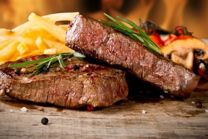 Dining 15 of 18