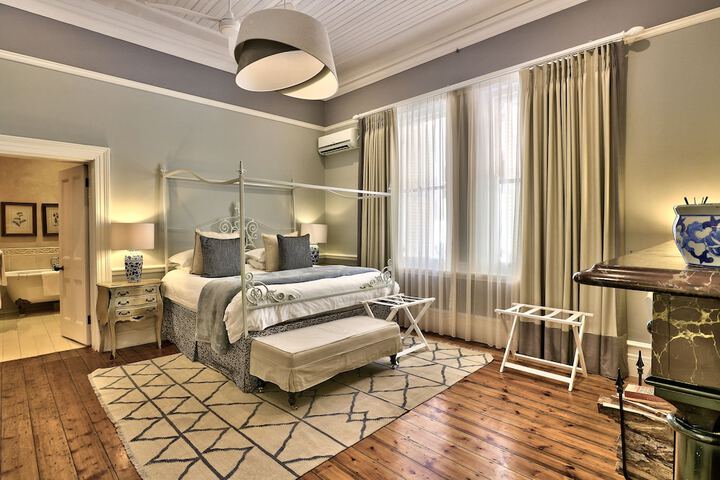 Room 10 of 46